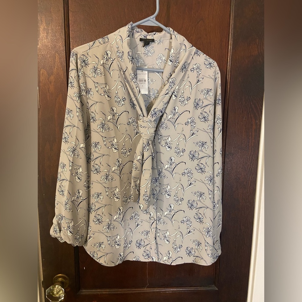 NWT blues with tie